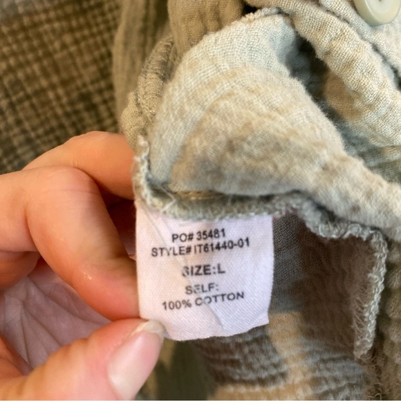 Peach Love Cropped Gauze Long Sleeve Button Down Green Large Oversized Raw Hem - Picture 5 of 6